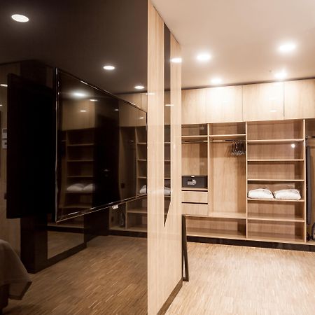 Hotel Platinia Kolozsvár Kültér fotó A walk-in closet