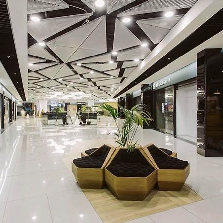 Hotel Platinia Kolozsvár Kültér fotó The interior of the mall
