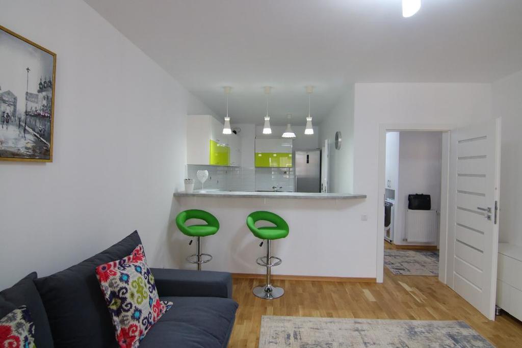 Hotel Platinia Kolozsvár Kültér fotó A modern open plan kitchen